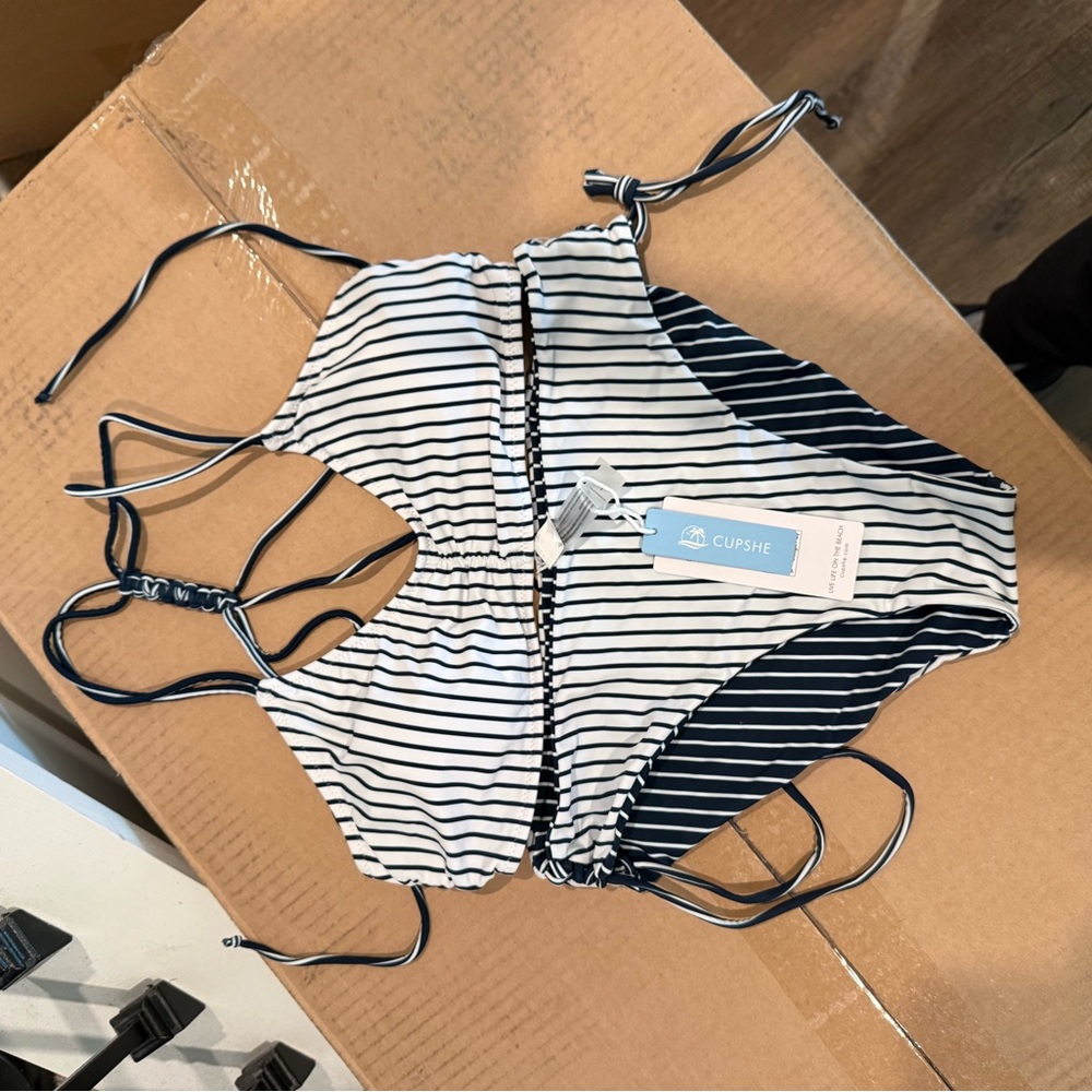 Cupshe Navy Blue and White Striped Two Piece Swimsuit Size L